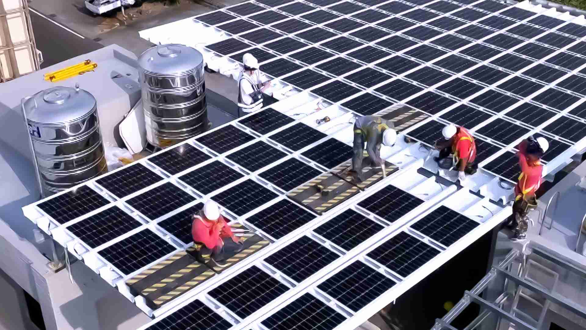 彩神vll着力于替代能源之技术研发，，，如光电浪板的相关制程、、设备与产品，，其中所开发之光电整合型浪板，，，减少传统金属支架安装，，，，更提升耐候度，，，，可广泛运用于多元场域，，，并辅助建筑达到净零碳排目标