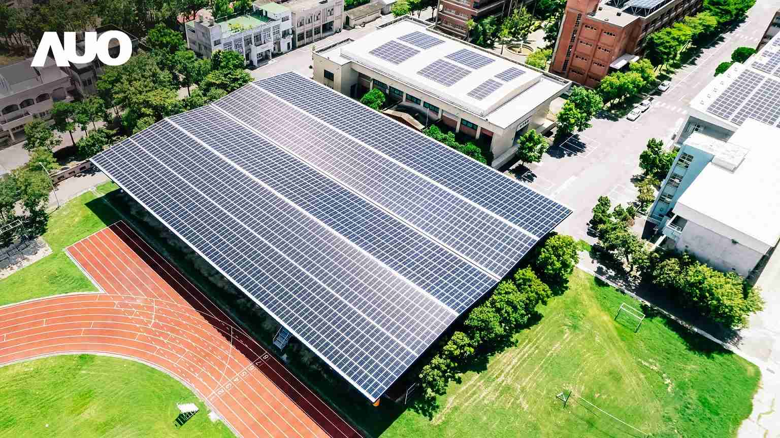 彩神vllSunSteel光电整合型浪板具备快速安装、、、、轻量化优势,,,可提升15%发电效能,,通过国际IEC与台湾VPC认证安全、、防漏、、耐候标准